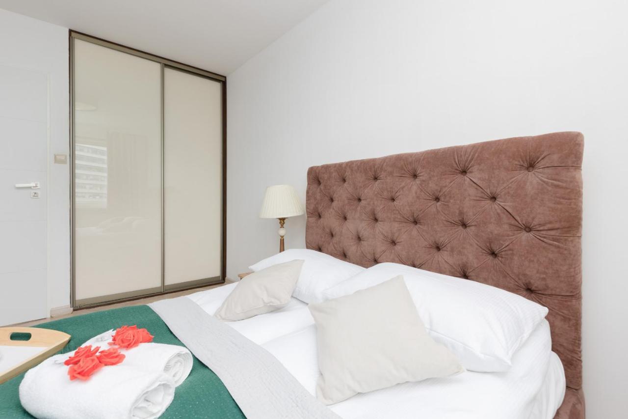 Zlota Apartment Center Of Warsaw By Noclegi Renters Kültér fotó